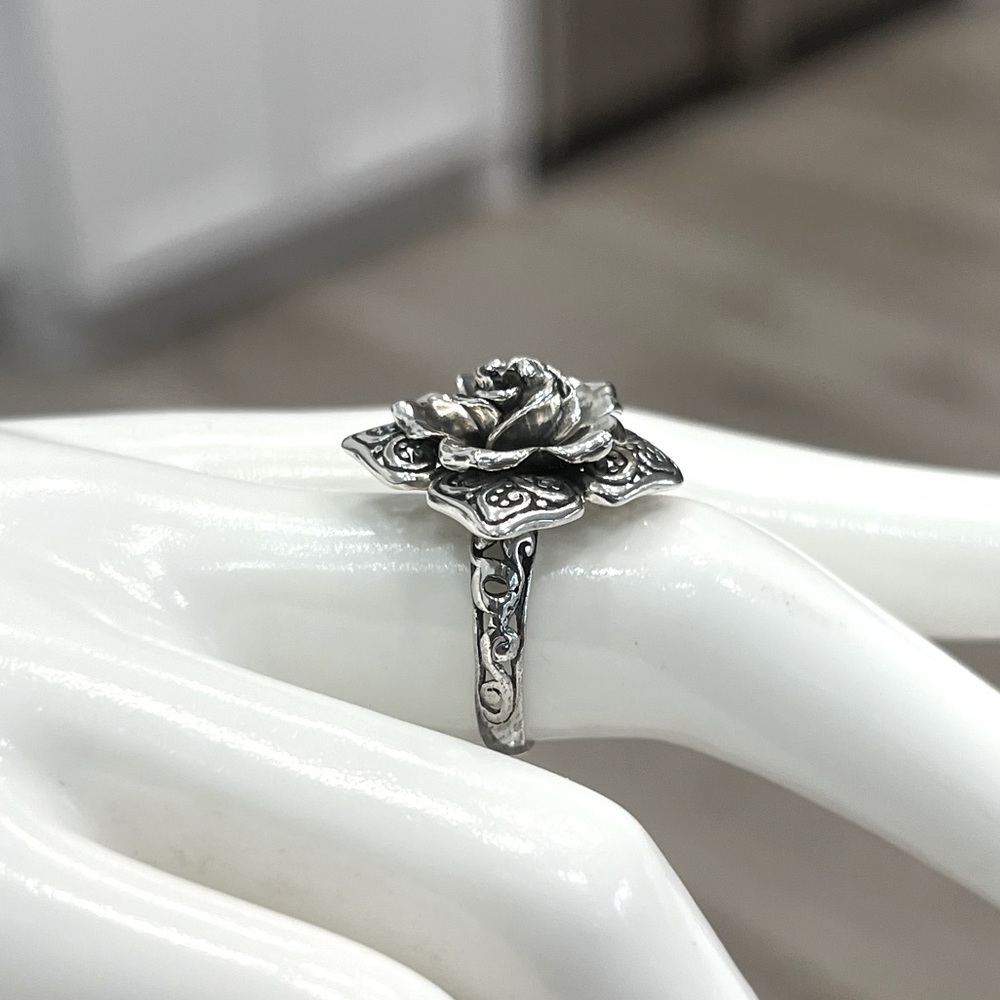 Sterling Silver Floral 3D Ring Sz 8 - Picture 8 of 10